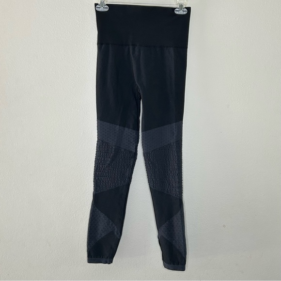 Spanx Look At Me Now Seamless Moto Leggings Medium - Picture 7 of 12